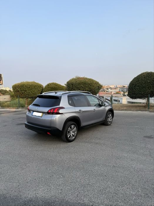 Peugeot 2008 Signature 1.5HDI (2019)