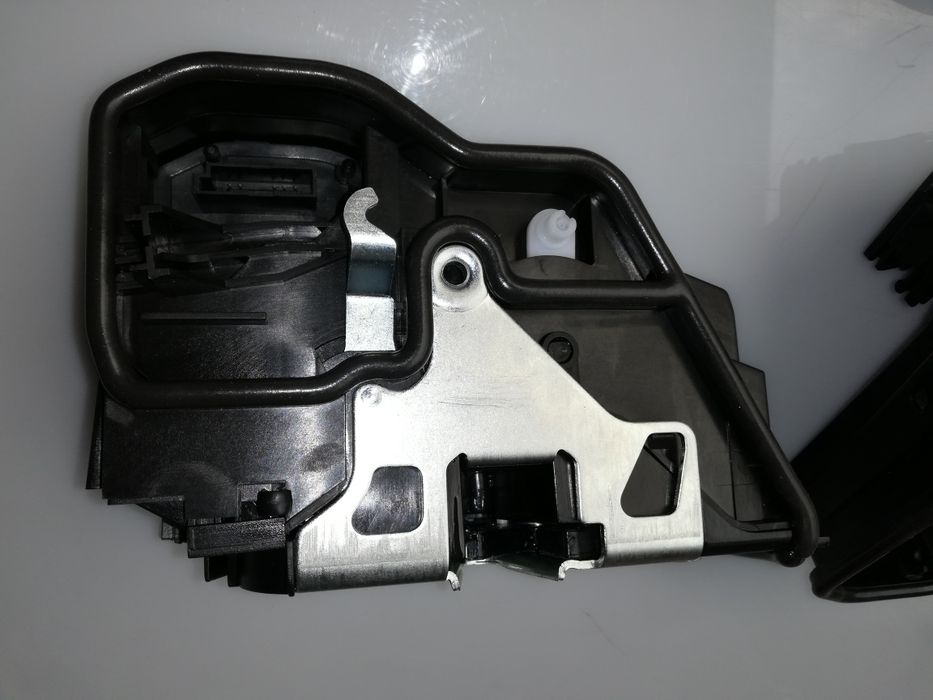 Fechadura fechaduras trinco porta frente tras BMW SERIE 1 /3/5 (NOVAS)