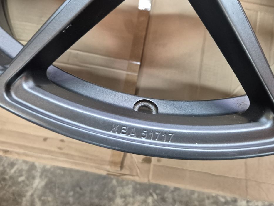 Tesla Model 3 felga 20" Borbet 5x114.3  8.5J  ET40