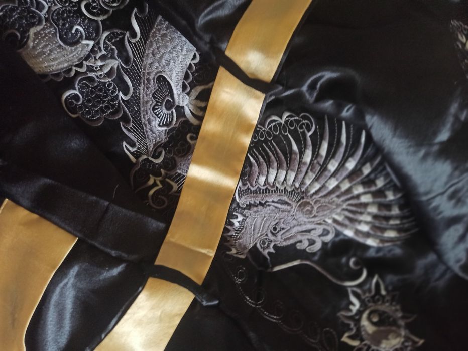 Розкішний халат.