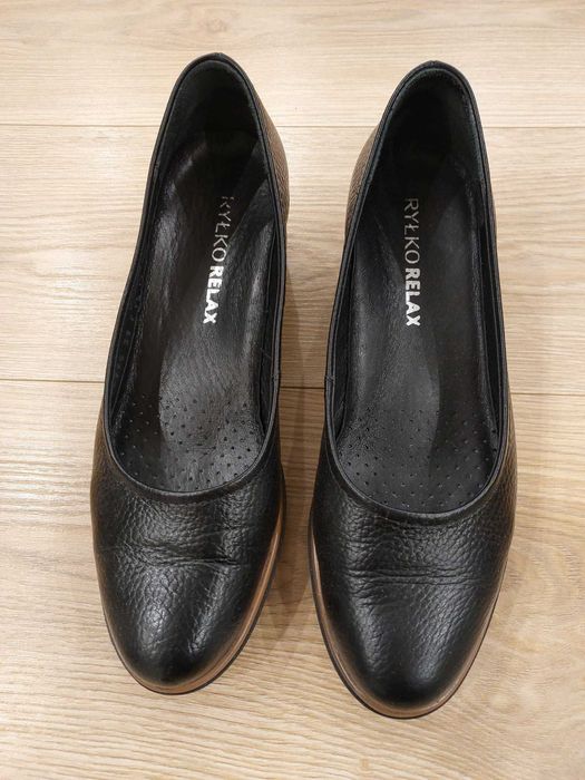 Ryłko Relax czarne czółenka półbuty skóra naturalna r. 39 stan BDB