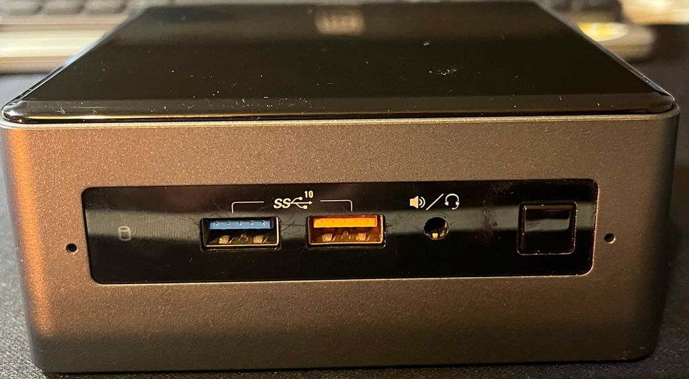 Mini PC Intel NUC 8i5BEH2439828598154209280