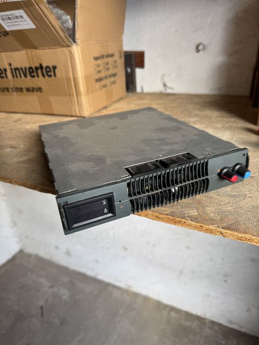 Зарядний пристрій для літієвих акумуляторів