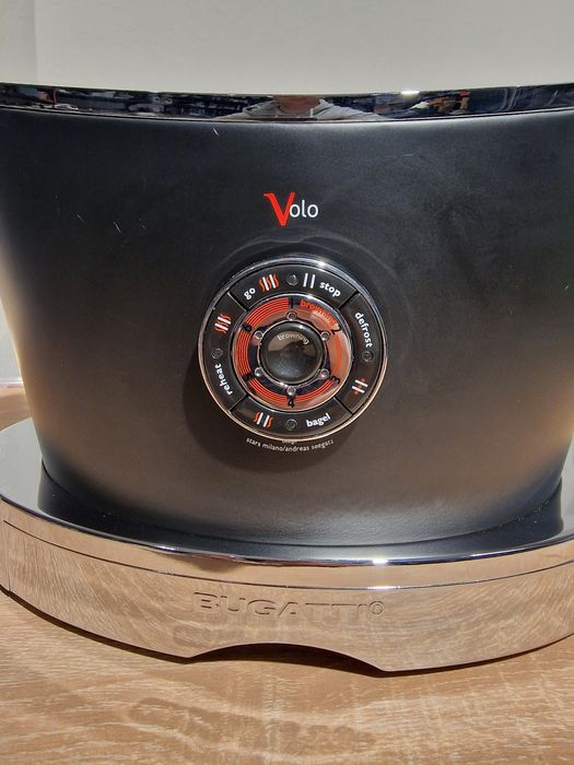 Тостер Bugatti Volo чорного кольору