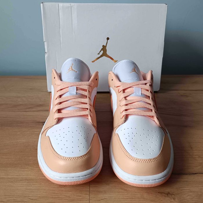 WMNS Air Jordan 1 Low r. 44,5 (29 cm) Sunset Haze/Bright Citrus