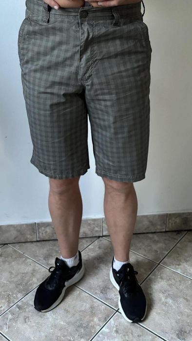 Burberry spodenki męskie S
Rozmiar:S/M z metki 32
Kolor:jasny brąz w