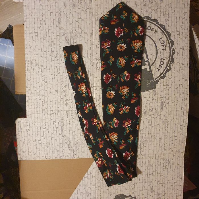 Krawat męski w kwiaty