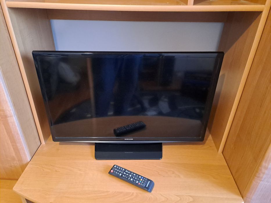 Telewizor Samsung 28' model UE28H4000AW