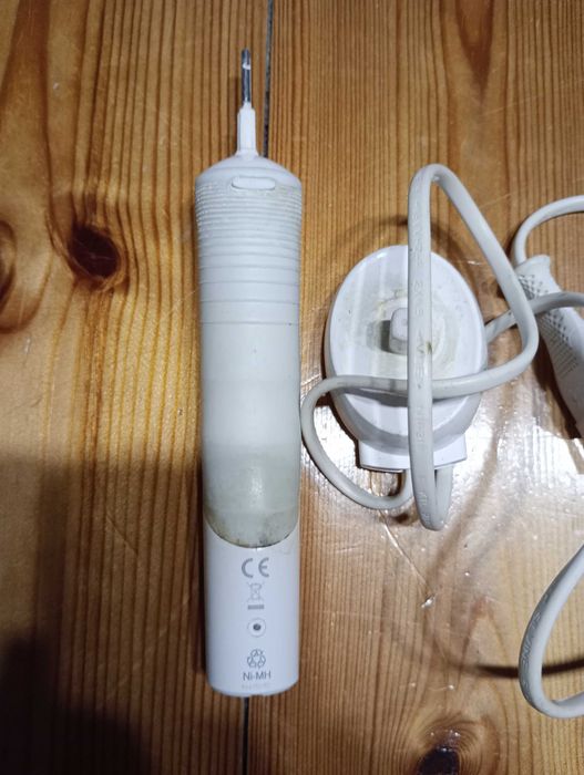 Szczoteczka Oral- B.