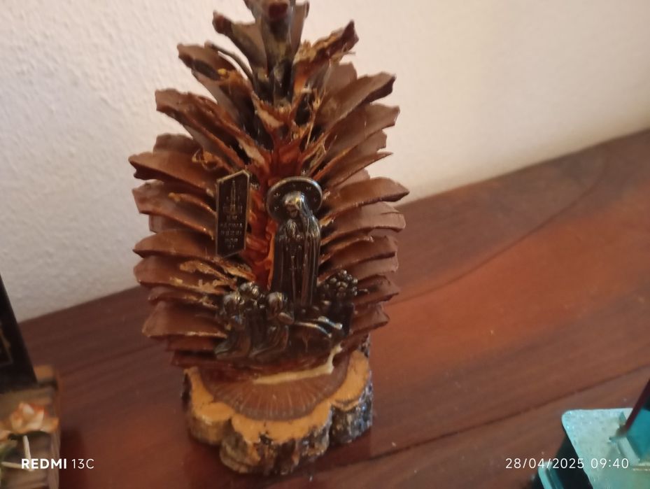Conjunto de peças alusivas a Fátima
