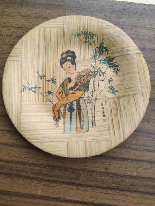 Pratos decorativos chinêses em bambú