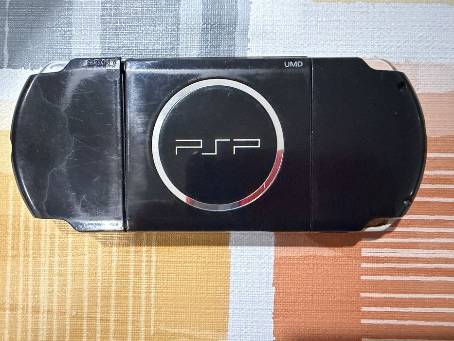 PSP 3000 Desbloqueada + Caixa + Jogos –