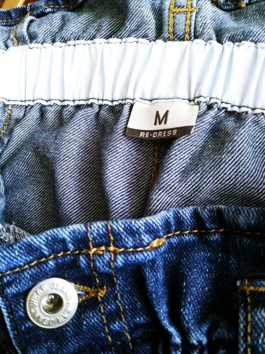 Spodnie jeansy. Nie biodrowki.