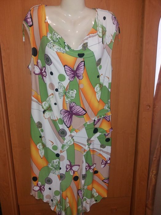 Платья разные 50- 52разм.