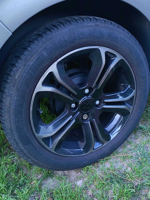 Peugeot 208 1.2 VTi Allure teto panorâmico