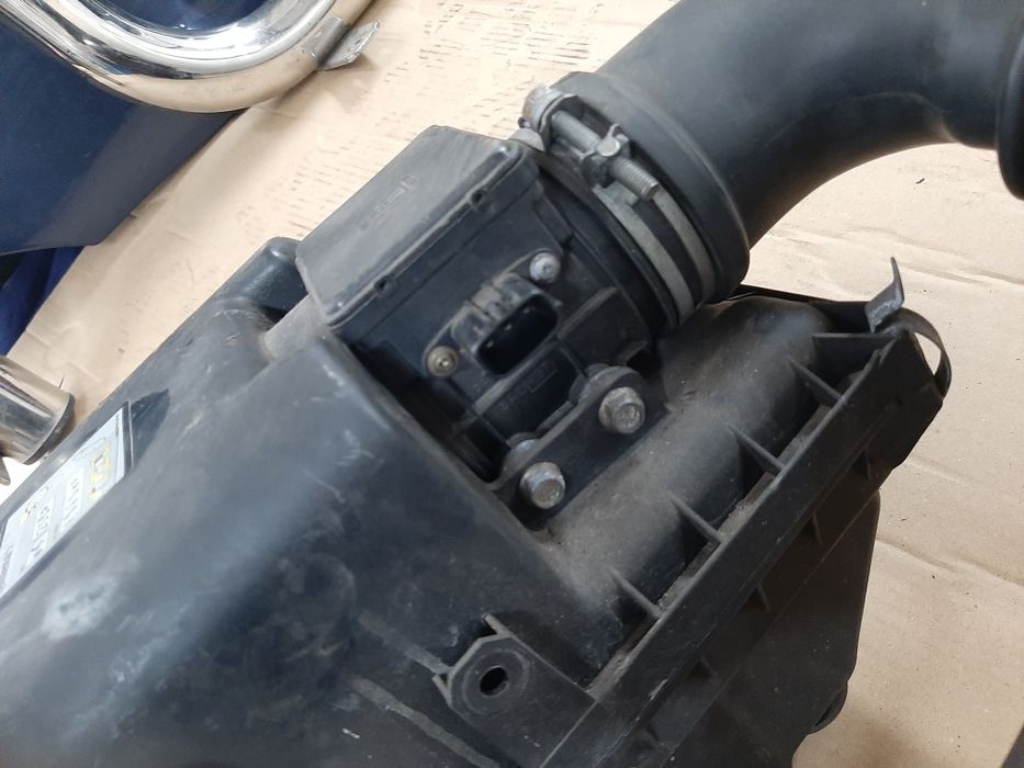 obudowa filtra /przeplywomierz mazda mx5