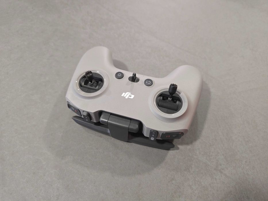 DJI FPV Remote Controller / Command V2446553481891041283