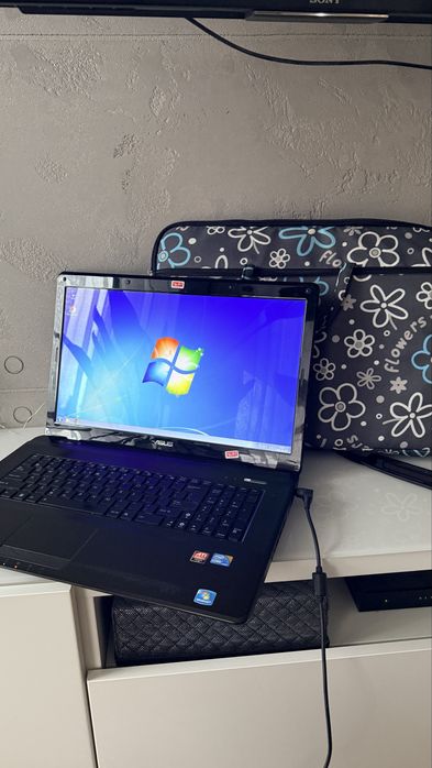 Laptop ASUS K72JR 17,3 cali