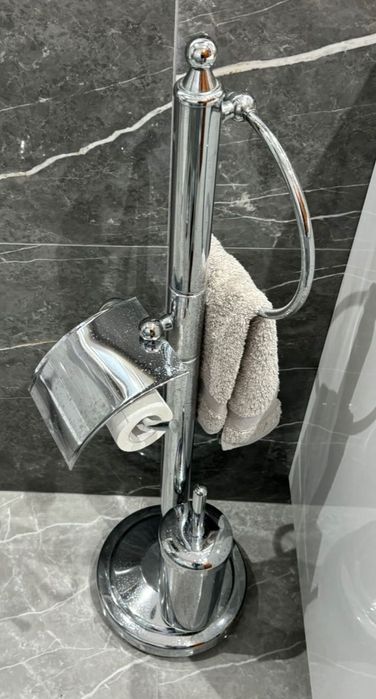 Set of 2 freestanding towel racks, with paper towel holder and piassava brush64752332023683123