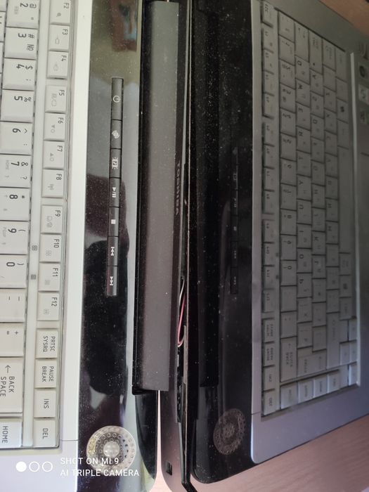 Продаю ноутбук Тошиба(Сателит) под восстановление или на запчасти