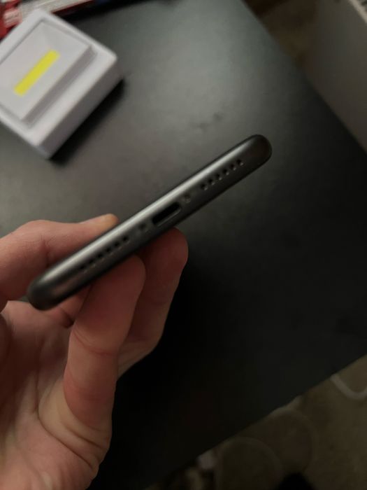 Продам Iphone 11