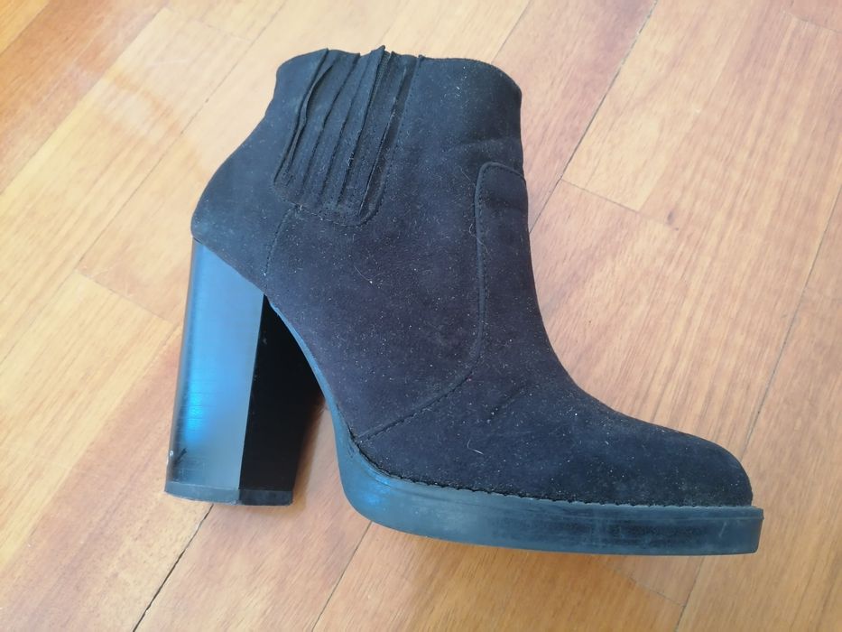 Bota preta estilo botim