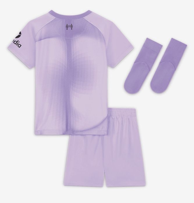 Нова дитяча  футбольна форма Ліверпуль Найк Оригінал