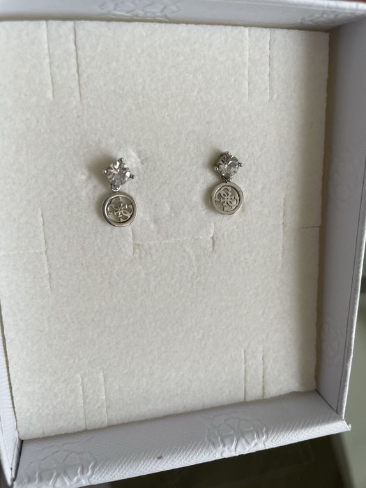 Сережки нові Guess