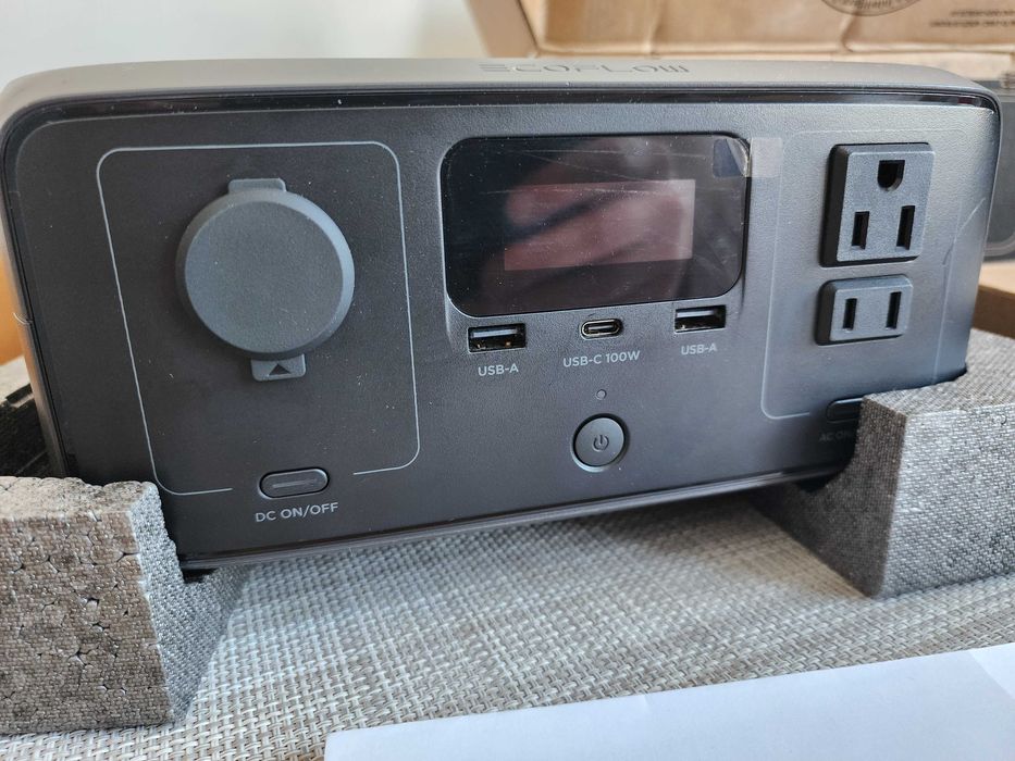 Портативна зарядна станция EcoFlow RIVER 3 LiFePO4 UPS 245Wh US Нова