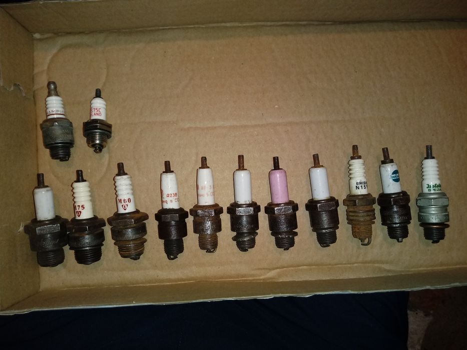 Stare świece zapłonowe dla kolekcjonera