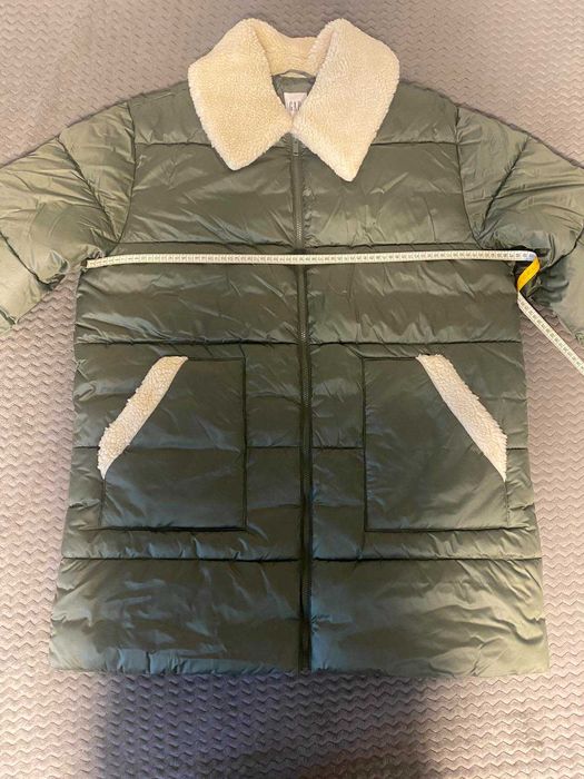 Зимова жіноча куртка