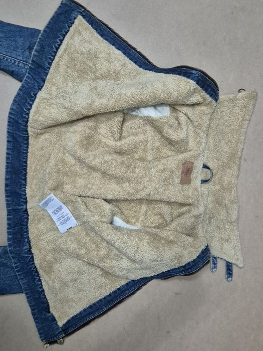 LEVI STRAUSS roz. L damska kurtka oryginalna levis ocieplana kożuchem