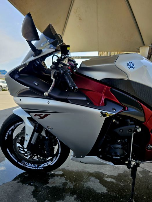 Yamaha R1 Crossplane