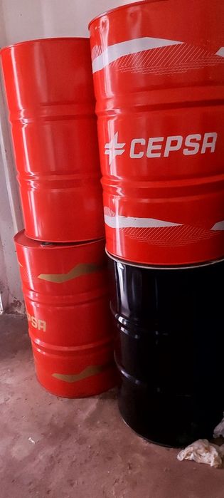 Bidons metálicos várias cores de 200 litros com bujão