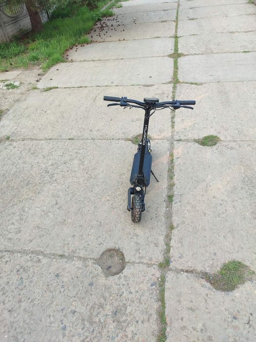 Продам електросамокат Kugoo G2 Pro.