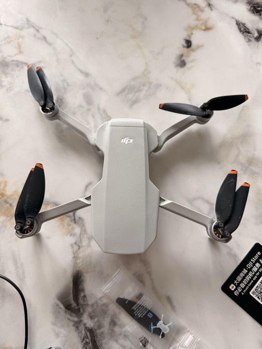 Dron dji mini 4k