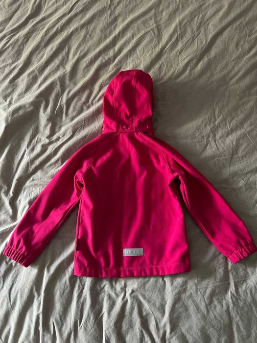 Продаю демісезонну куртку Reima Softshell Vantti для дівчинки.