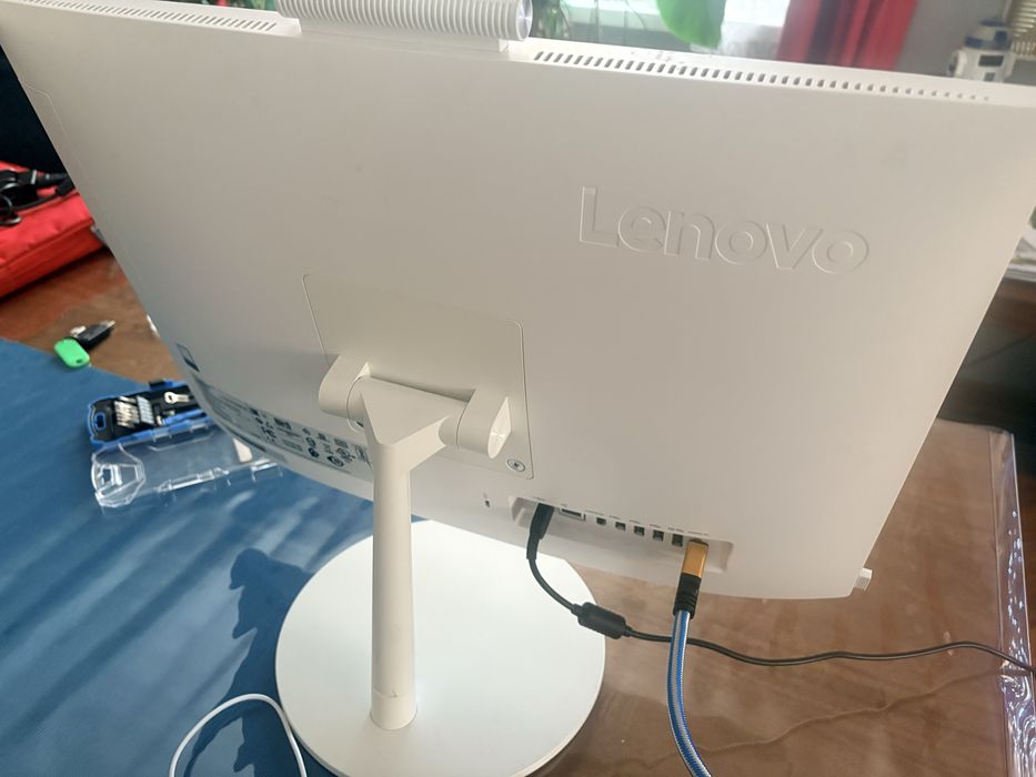 Lenovo V530-22icb, dotykowy ekran, Windows11