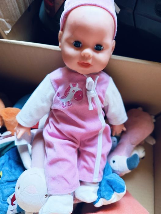 Oddam karton zabawek