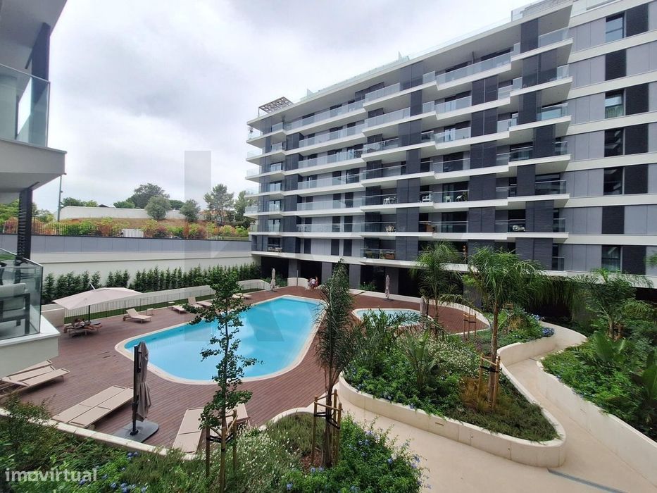 Apartamento T3 de Luxo a Estrear com Varanda e Piscina – Avenidas Nova