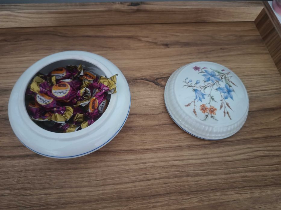 Szkatułka, puzderko, bombonierka