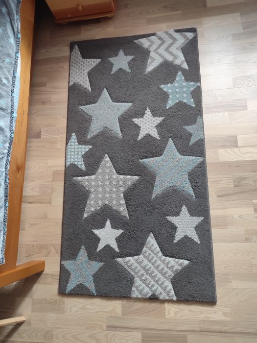Dywan dziecięcy w gwiazdki szary niebieski 150 x 80 cm