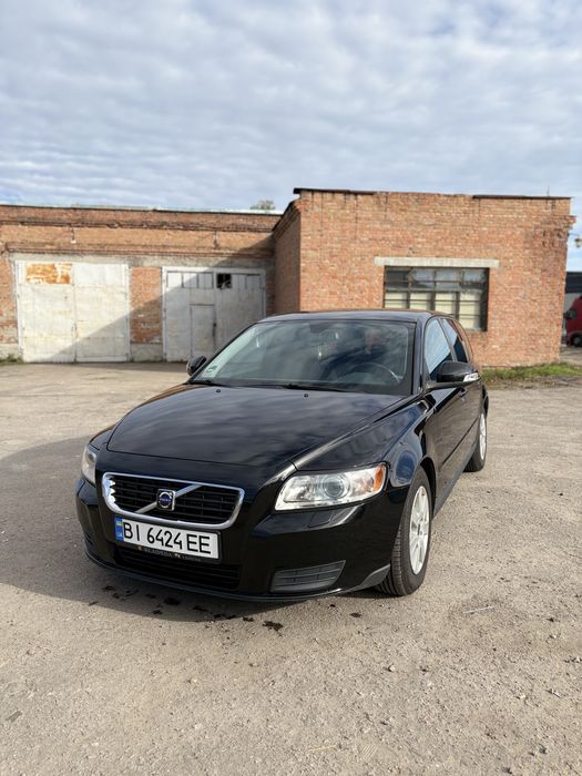 Продаж Volvo v50