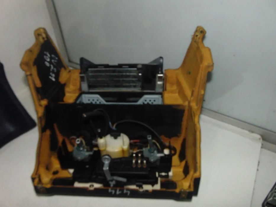 Mercedes 190/W201 guarnição/Consola