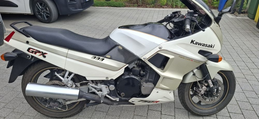 Kawasaki GPX 750R