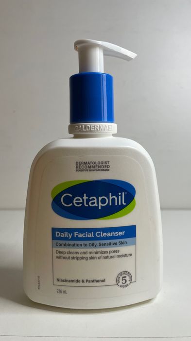 Cetaphil Oczyszczający płyn do twarzy, cera tłusta, mieszana 236 ml (120)