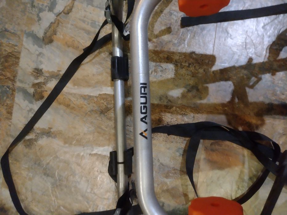 Bagażnik rowerowy na 3 rowery klapę tylną .