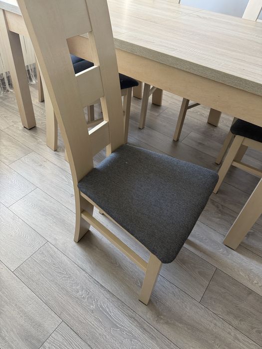 Stół do jadalni rozkladany z kompletem 6 krzeseł drewniany jasny