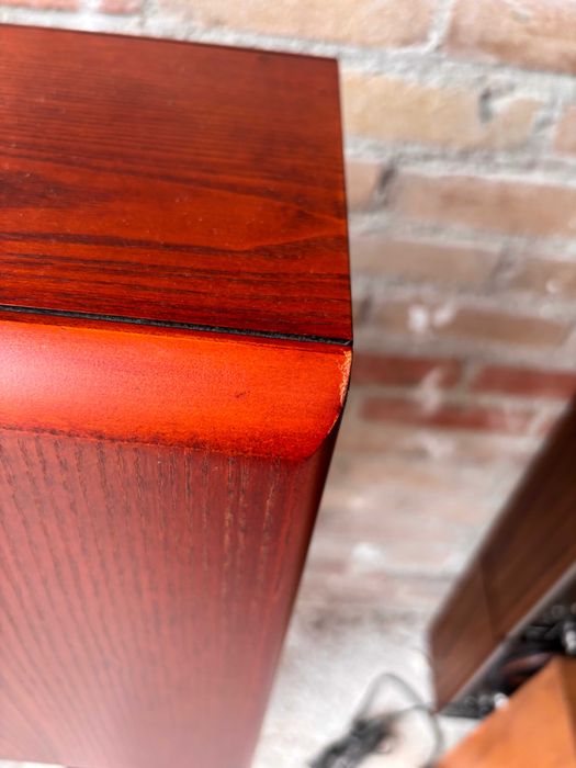 Kolumny Bowers & Wilkins B&W CDM1 Red Cherry – kultowe monitory