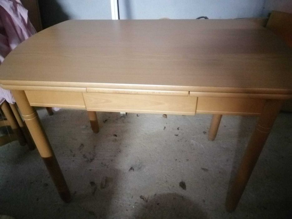 Mesa de cozinha Teka + 4 cadeiras – Excelente estado!